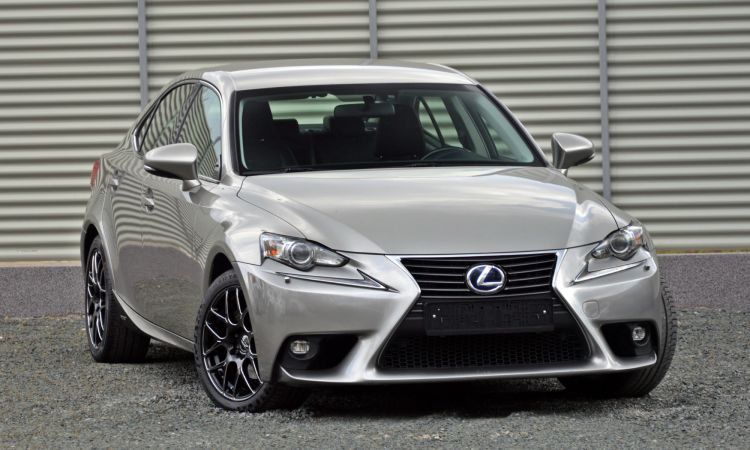 Lexus IS300h
