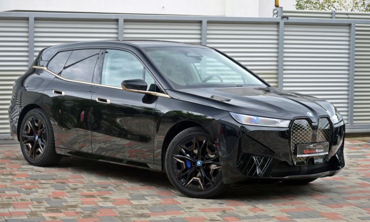 BMW iX
