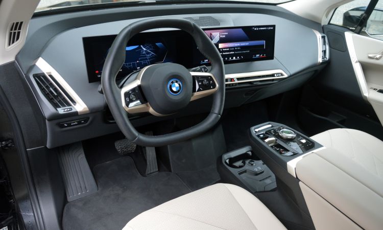 BMW iX