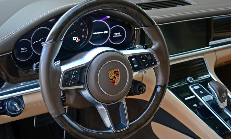Porsche Panamera 4S