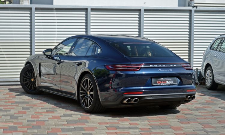 Porsche Panamera 4S