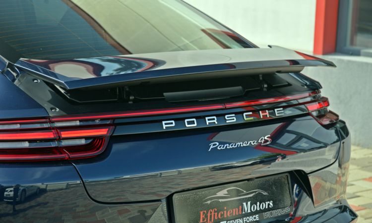 Porsche Panamera 4S