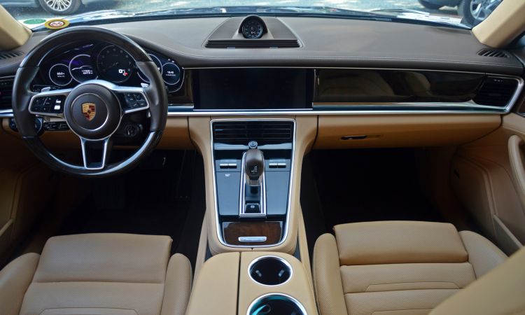 Porsche Panamera 4S