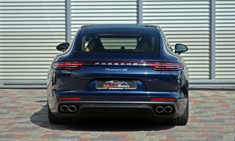Porsche Panamera 4S