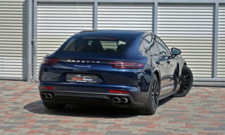 Porsche Panamera 4S
