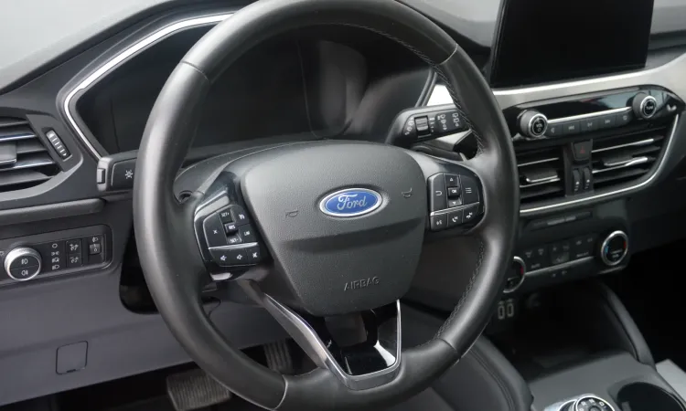 Ford Kuga – foto 18